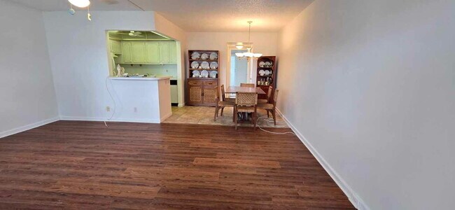 Foto del edificio - 358 Chatham R