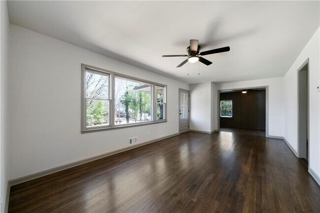 Building Photo - 24 Vanguard Cir SW