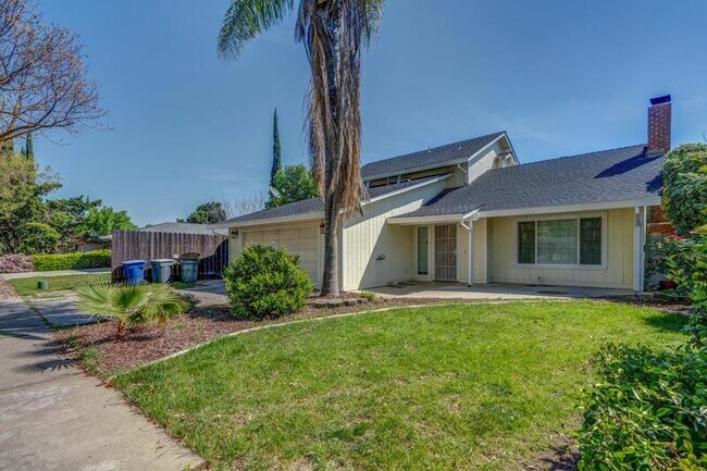 Building Photo - 2768 Saratoga Avenue