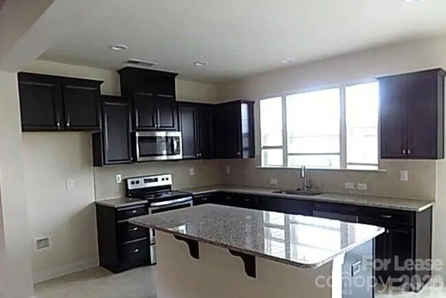 Building Photo - 5633 Garrow Glen Rd