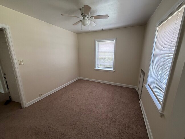 Foto del edificio - 5201 N Hollywood Ave
