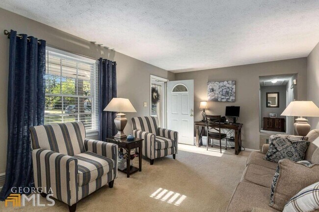 Building Photo - 1293 La Mesa Dr