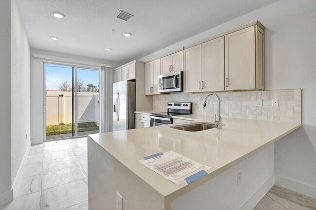 Foto del edificio - 17149 SW 1st St