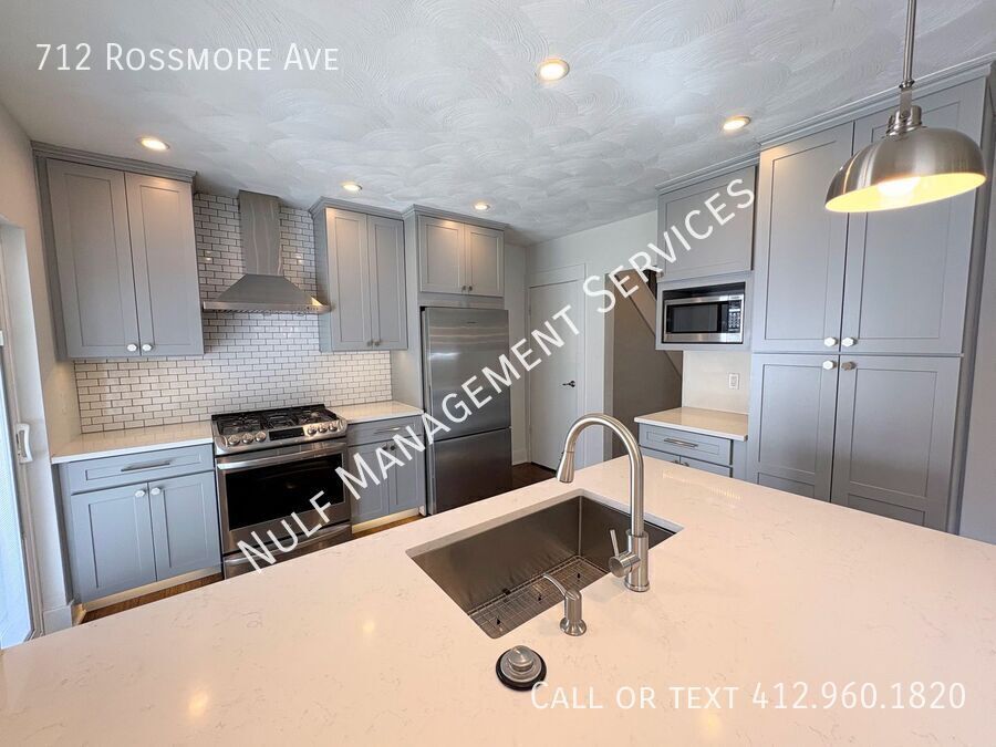 Primary Photo - 712 Rossmore Ave