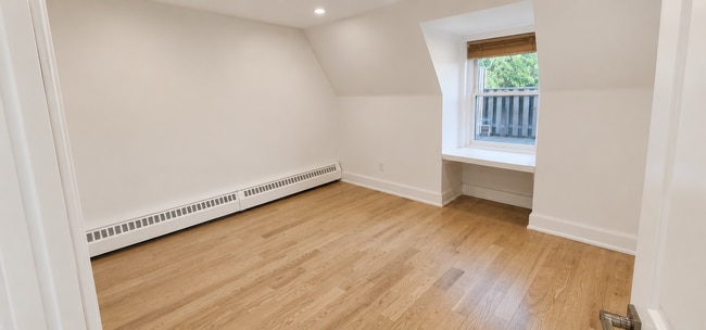 Primary Bedroom - 188 Davenport Rd