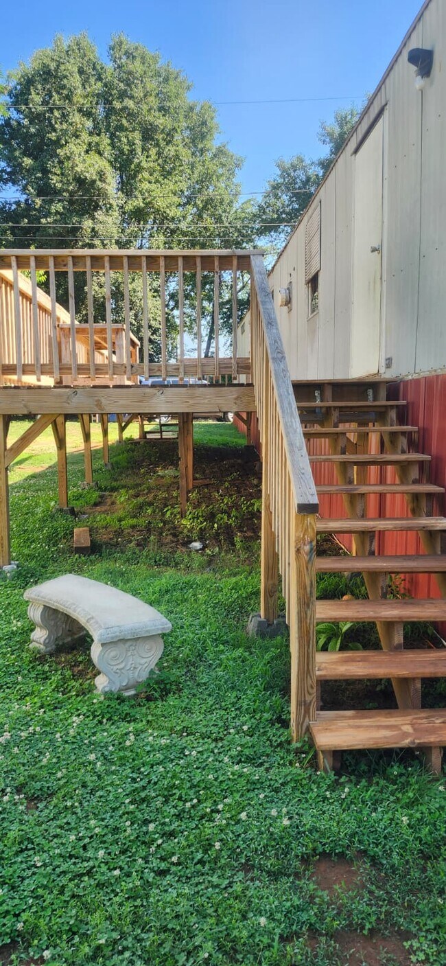 Foto del edificio - 8364 Cedar St