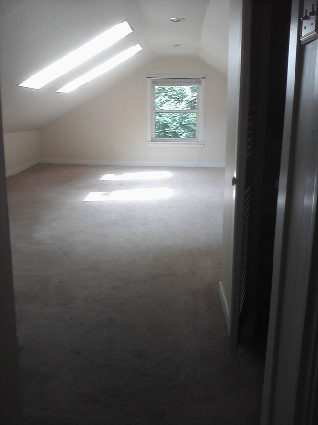 Building Photo - 4890 Ransom Rd