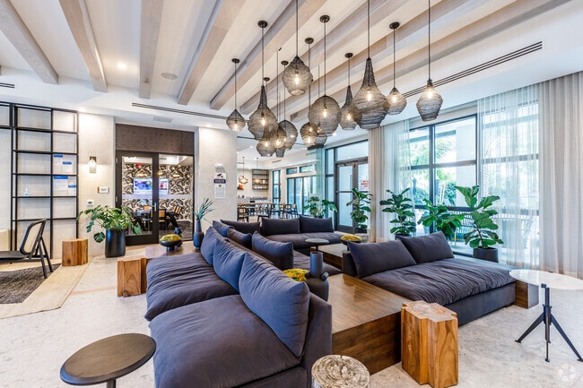 Interior Photo - The Pomelo