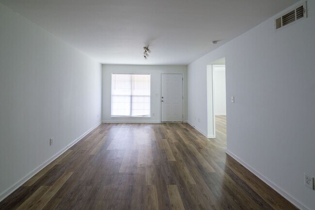 Interior Photo - Golden Gate Townhomes