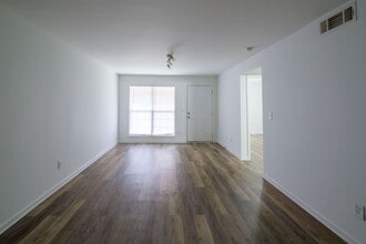 Interior Photo - Golden Gate Townhomes