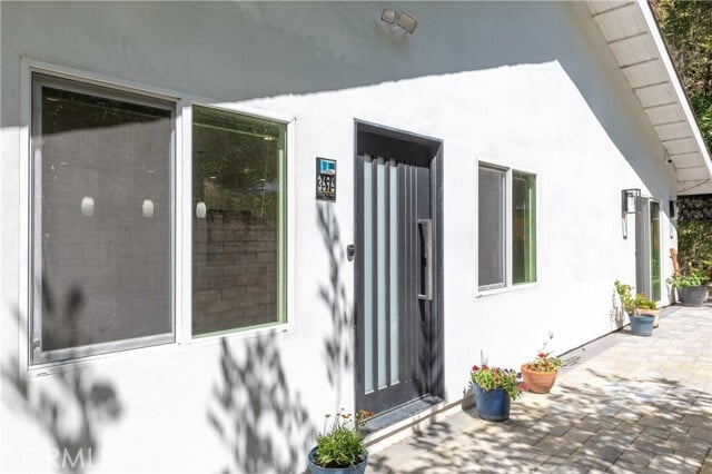 Foto del edificio - 3696 Valley Meadow Rd