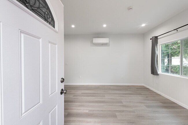 Foto del edificio - 10136 Forbes Ave