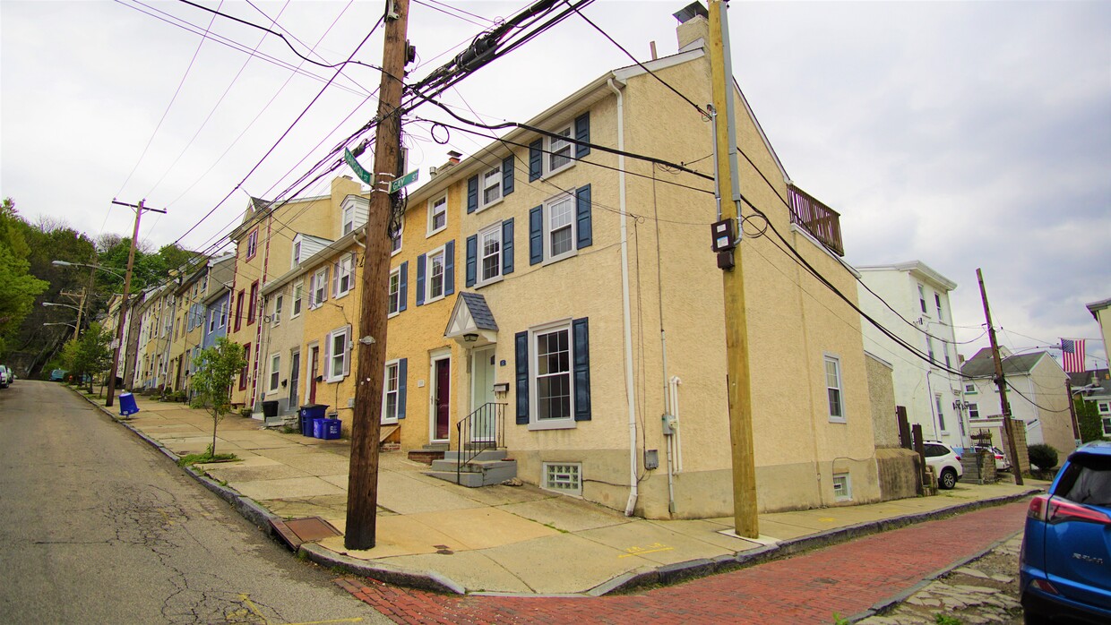 Primary Photo - 157 Gay St