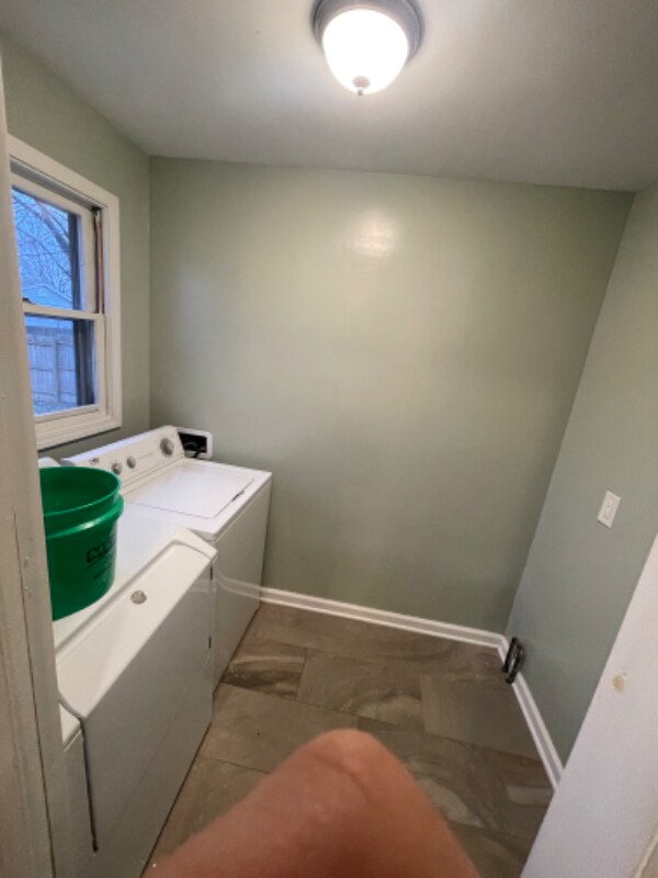 Building Photo - 609 Oswego Rd