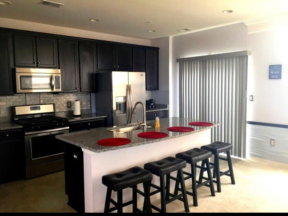 44069 Peirosa Ter Unit 1, Chantilly, VA 20152 Condo for Rent in