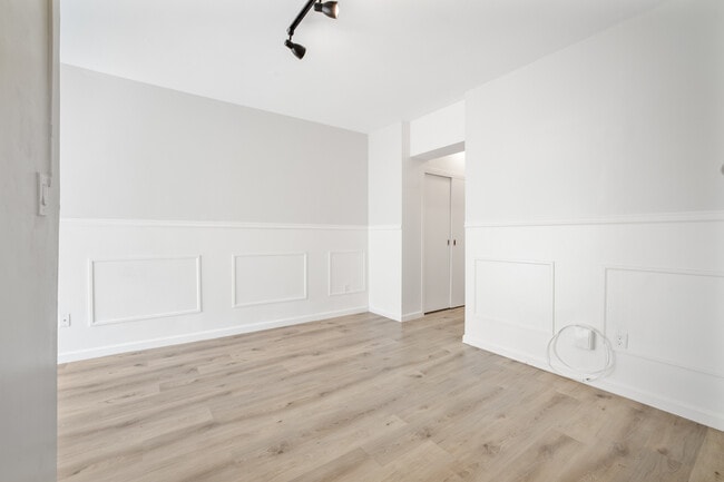 Building Photo - 1711 Massachusetts Ave NW