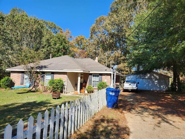 Foto del edificio - 160 Laurel Hill Dr