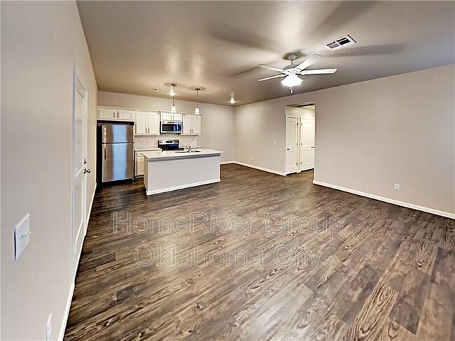 Building Photo - 422 Vail Cir