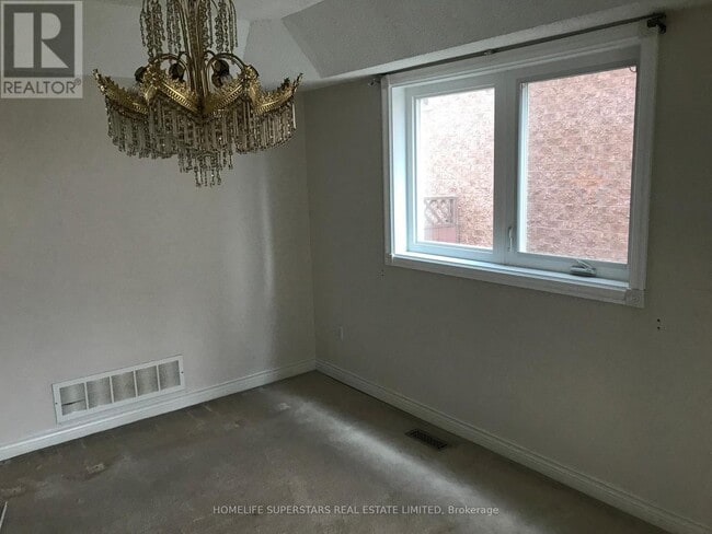 Building Photo - 54 Hollybush St