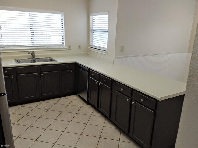Building Photo - 4 br, 2.5 bath House - 16807 Vista Bluff D...