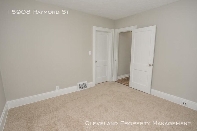 Building Photo - 4 bedroom in Maple Heights OH 44137