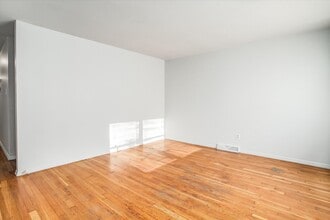 Building Photo - 4504-4506 N Jackson Ave