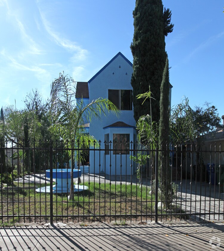 Building Photo - 2410 Manitou Ave