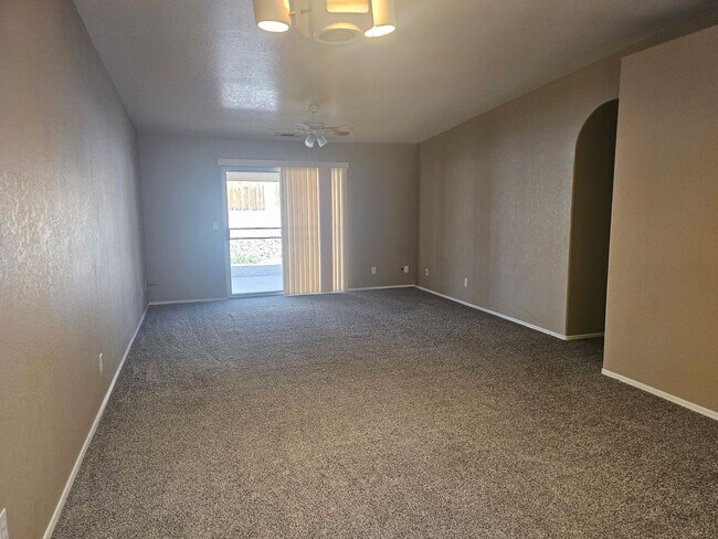 Building Photo - Unfurnished Long Term