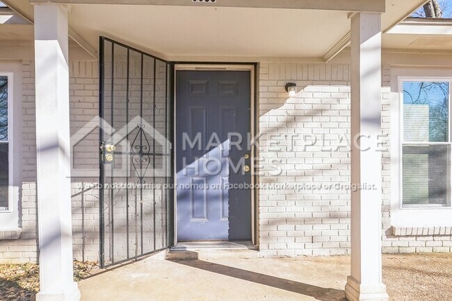 Building Photo - 5800 Laurie Dr