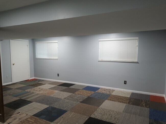 Foto del edificio - 4848 Cole Blvd