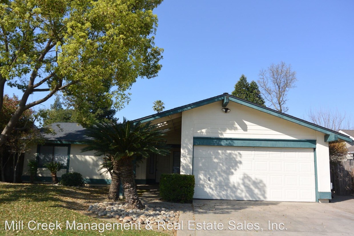 Primary Photo - 3 br, 2 bath House - 827 S Julieann