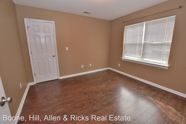 Building Photo - 3 br, 2 bath House - 712 Westview Court