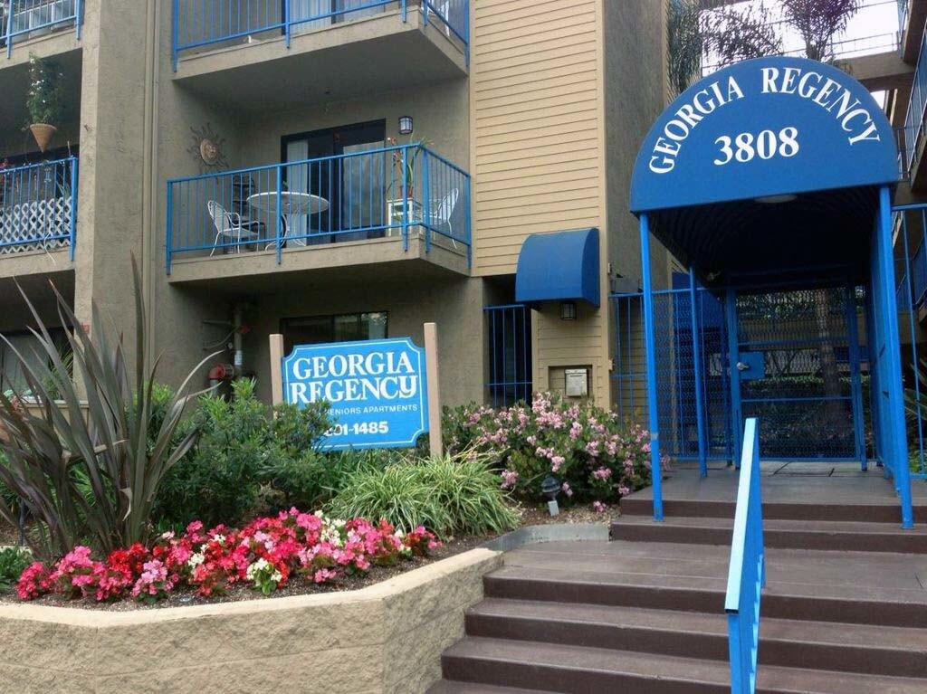 Foto principal - 3808 Georgia St