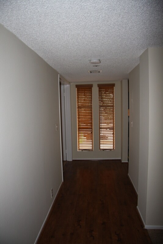 Building Photo - 437 E Palm Ave