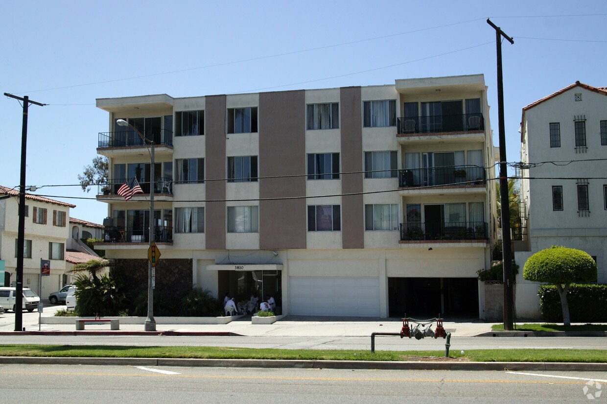 Building Photo - 3810 E Ocean Blvd