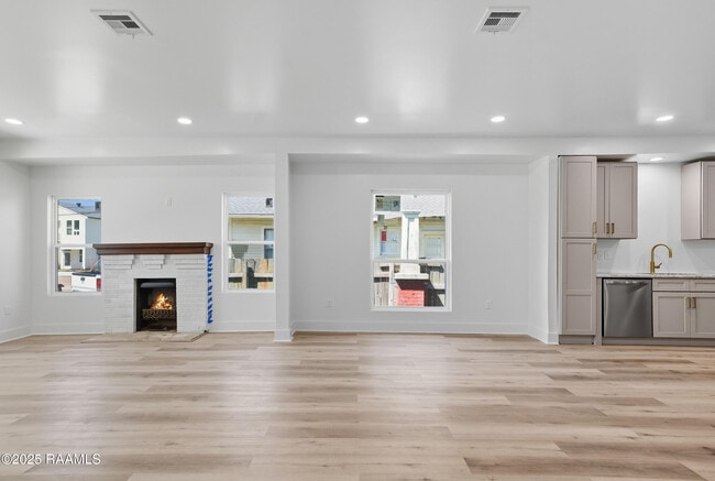 Building Photo - 514 Voorhies St