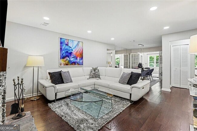 Foto del edificio - 7 St Claire Ln NE