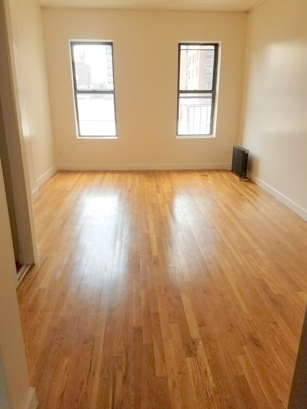 Primary Photo - 223 W 105th St