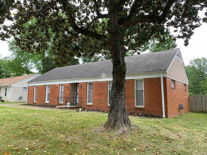 Foto principal - 1735 Kilarney St - Available Now!