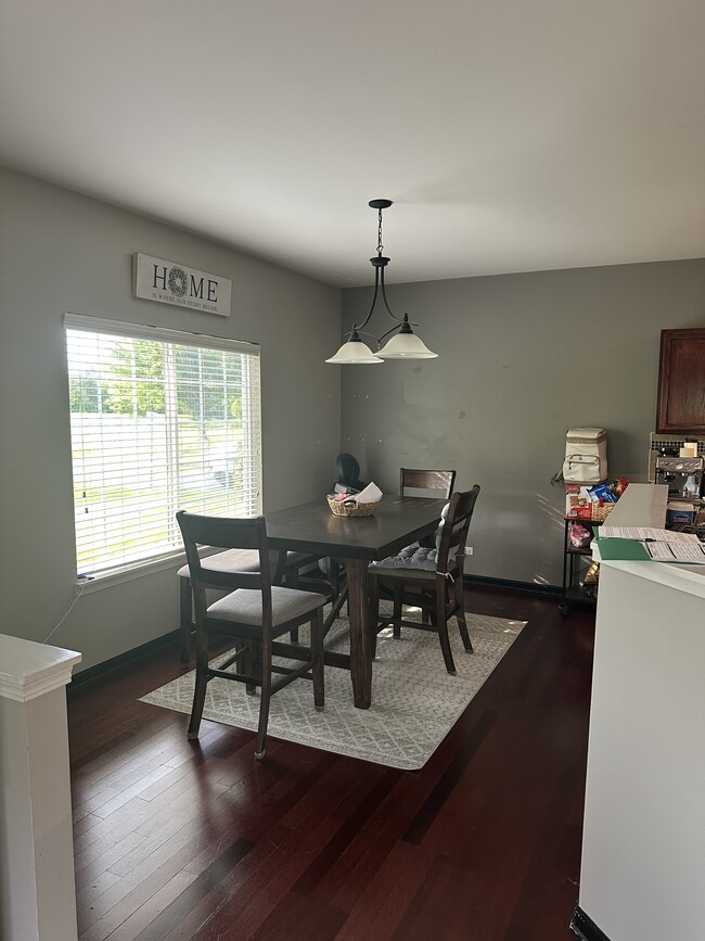Dining Rm - 1049 Parkhill Cir