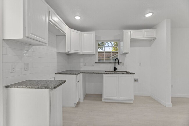 Foto del edificio - 3710 Sidney St