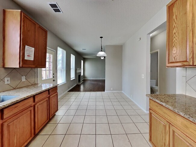 Building Photo - Fantastic Home!