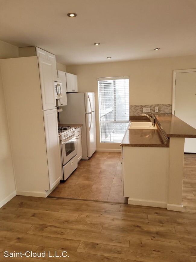 Building Photo - 1 br, 1 bath House - 2839-B S Fairview St