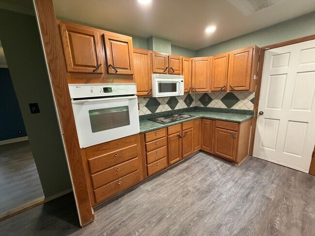 Foto del edificio - 3 Bed 1.5 Bath Home For Rent