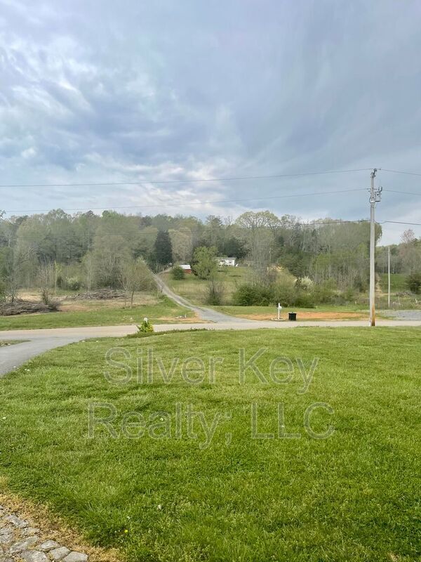 Foto del edificio - 155 Pulliam Dr