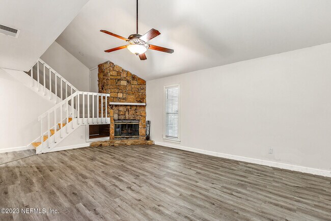 Building Photo - 10624 Fox Squirrel Ln