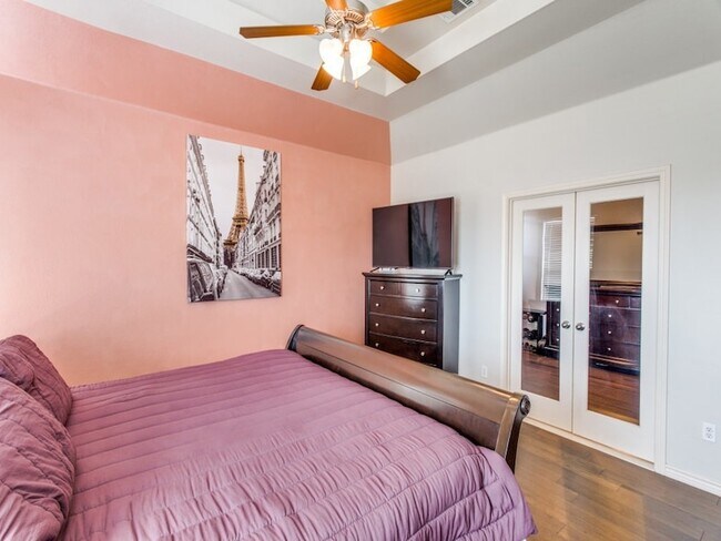 Foto del edificio - 8409 Meadow Sweet Lane