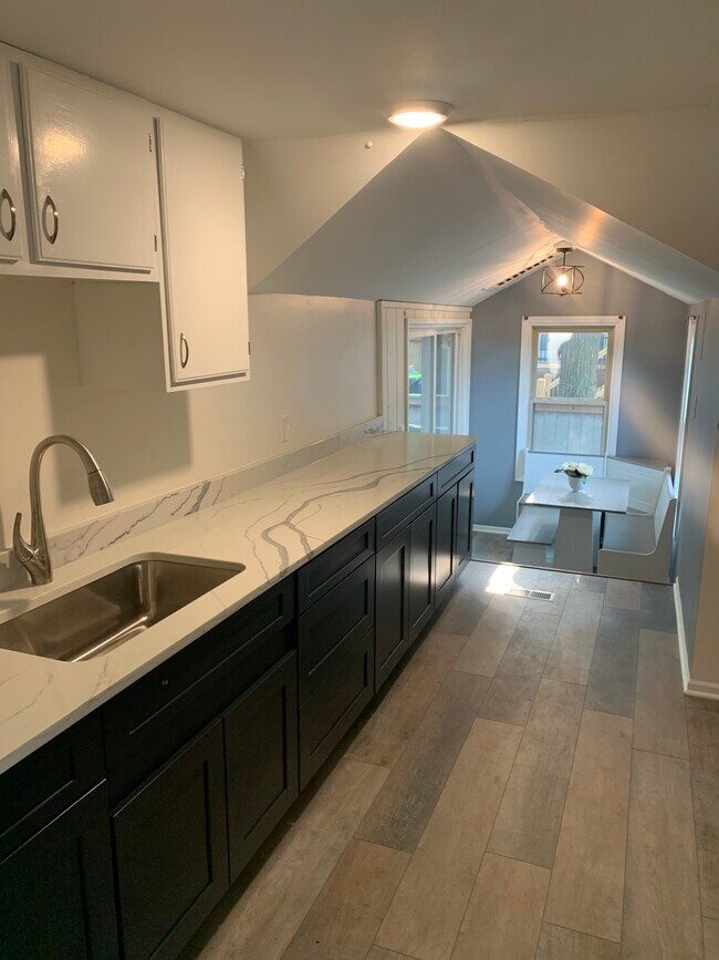 Kitchen - 606 East St