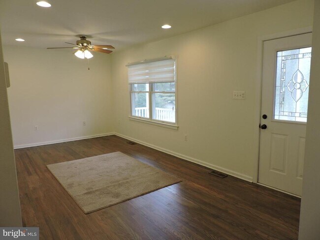 Foto del edificio - 115 S Bell Ave