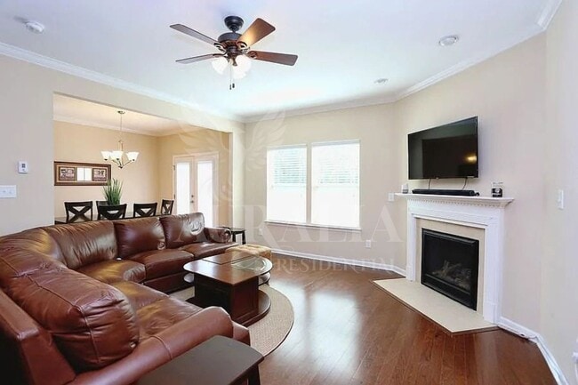 Foto del edificio - 451 Shakespeare Dr